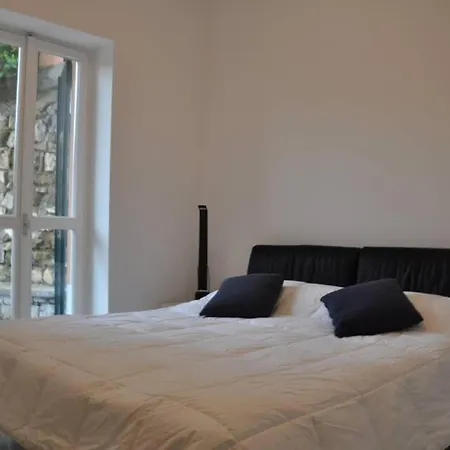 Trilocale Con Vista Mare,giardino E Box Auto * Sanremo