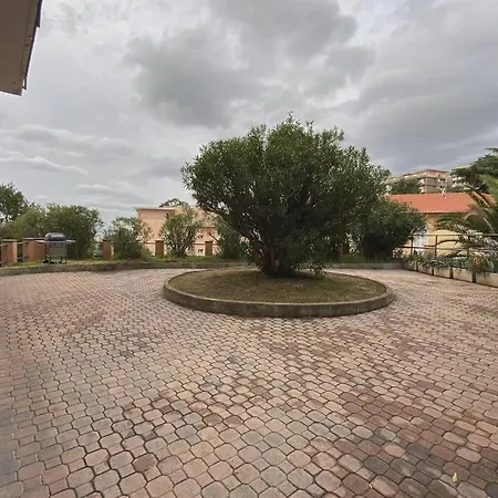 Trilocale Con Vista Mare,giardino E Box Auto Apartment Sanremo