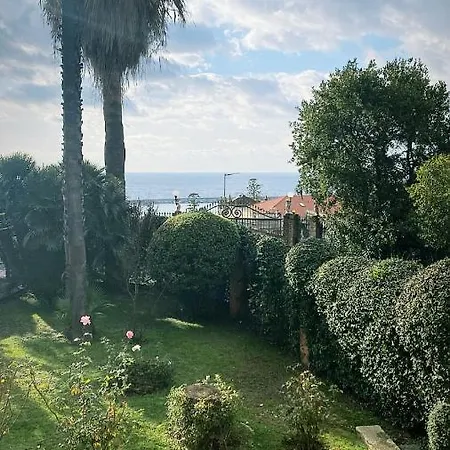Trilocale Con Vista Mare,giardino E Box Auto Apartment